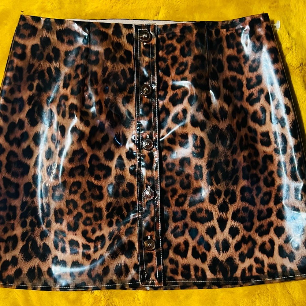 LULUS CHEETAH PATENT SKIRT